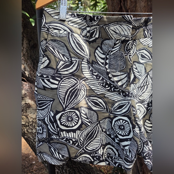 Ann Taylor LOFT‎ Women's Linen Cotton Tropical Shorts-The Riviera Short - Picture 2 of 5